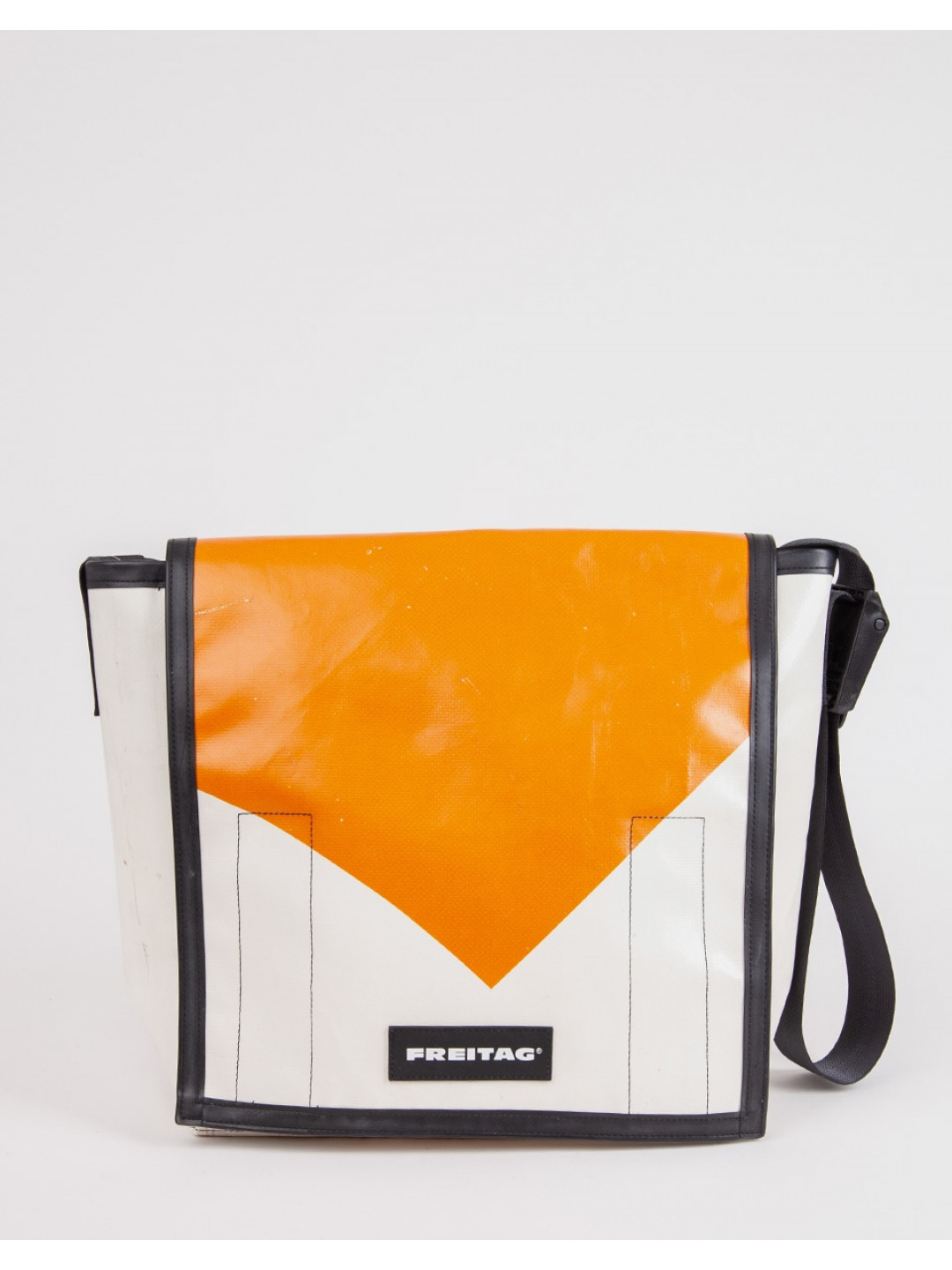 FREITAG F21 Nightclub