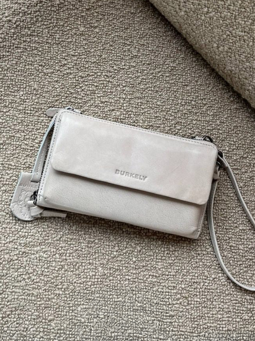 Dámská kožená crossbody kabelka s peněženkou Burkely Krista – krémová