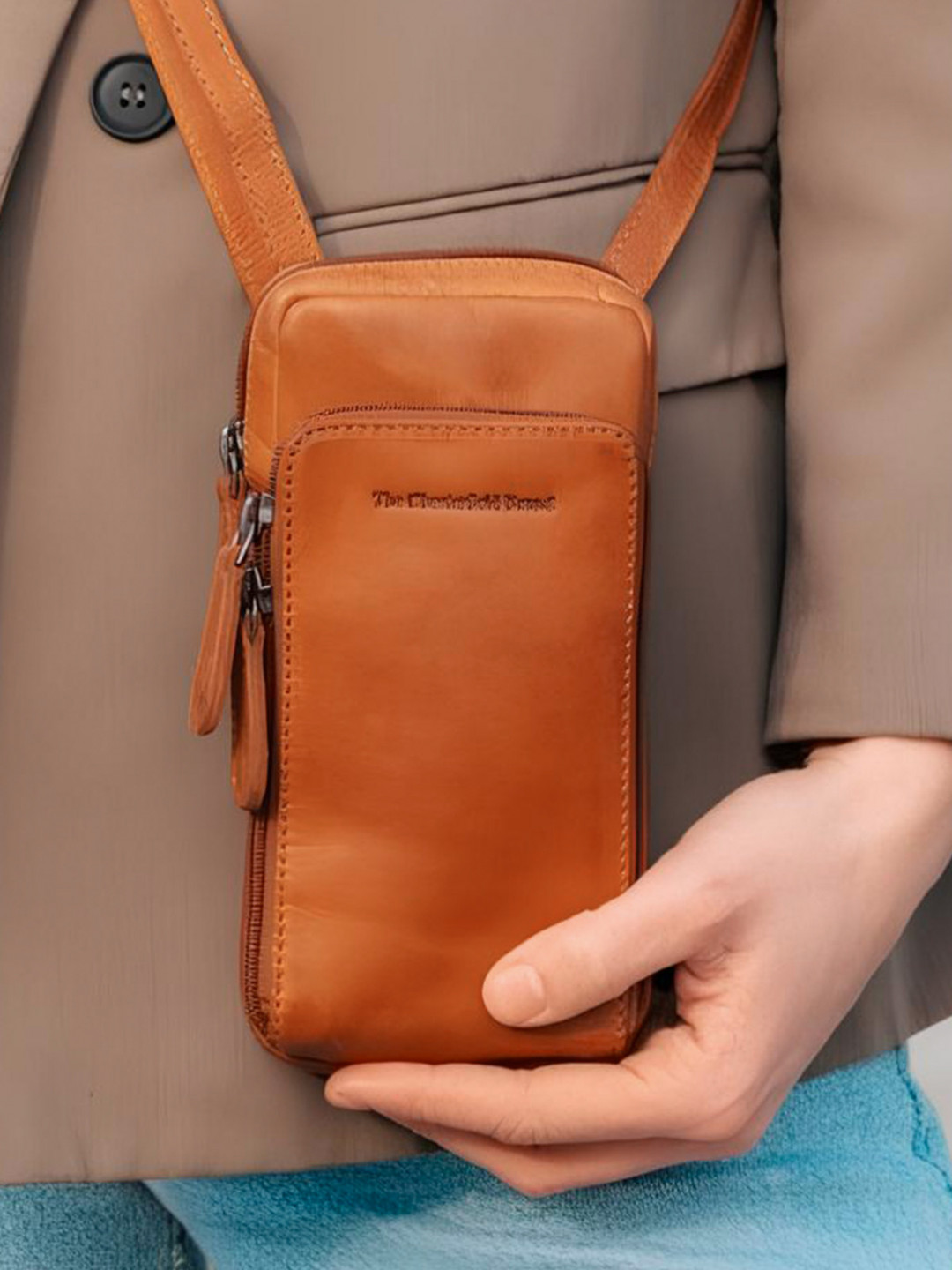 Kožená taška na mobil a doklady The Chesterfield Brand Miura – koňak