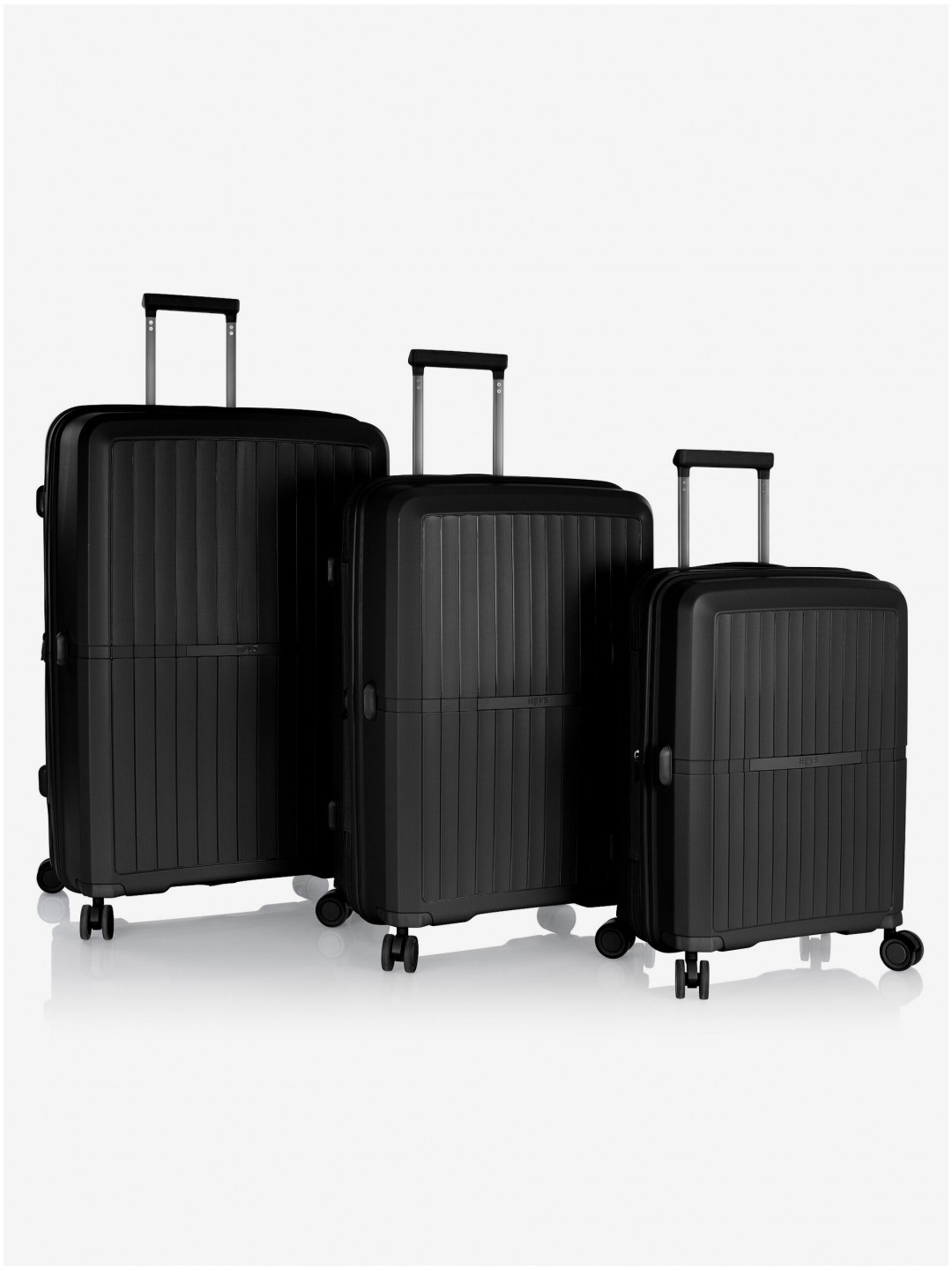 Sada tří cestovních kufrů v černé barvě Heys Airlite S M L Black