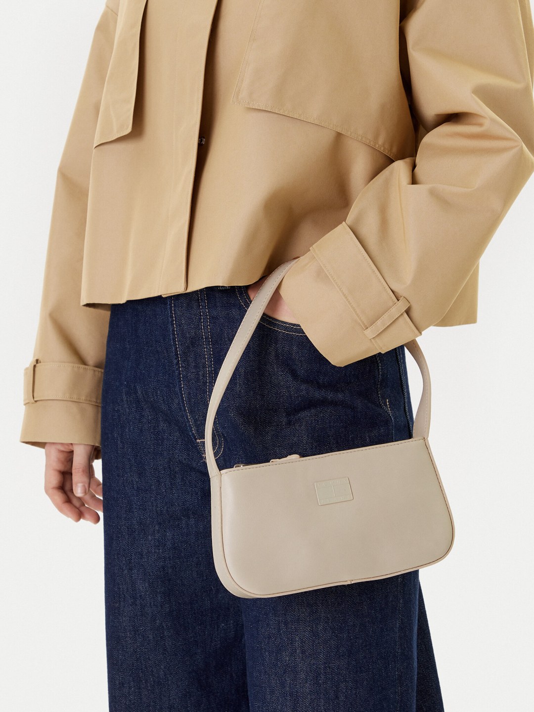 Kabelka Tommy Jeans Tjw Ess Must Shoulder Bag AW0AW16966 Béžová
