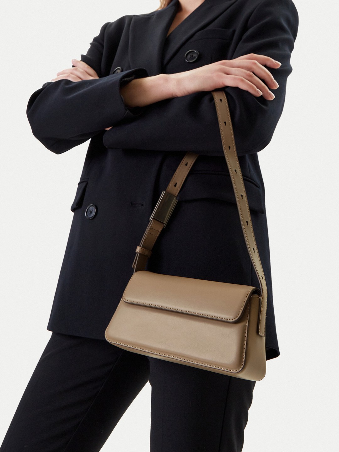 Kabelka Calvin Klein Jeans Belted Small Shoulder Bag LV04K3110G Béžová