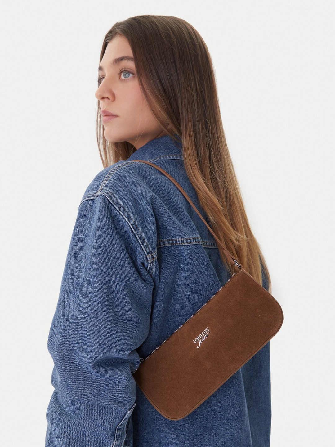 Kabelka Tommy Jeans Tjw Must Suede Shoulder Bag AW0AW18454 Hnědá