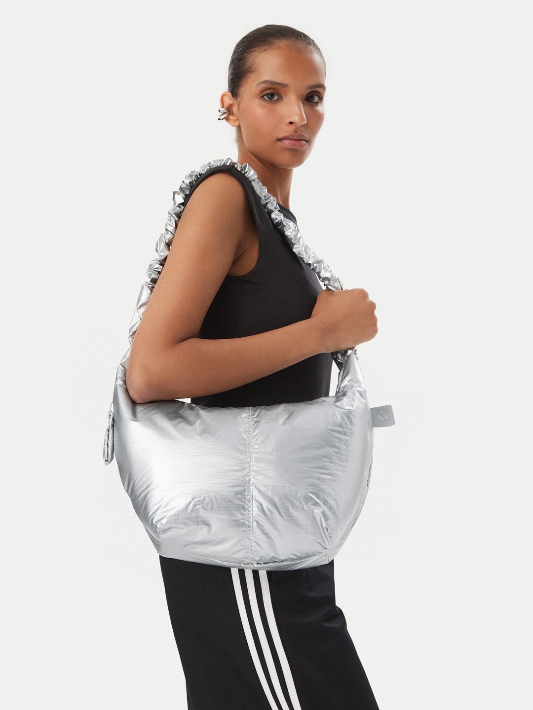 Kabelka adidas Metal Shoulder Bag KH4502 Stříbrná