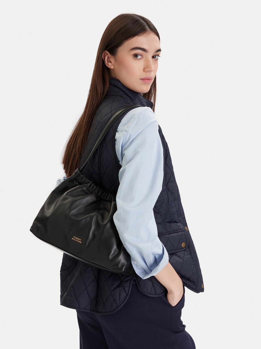 Kabelka Tommy Hilfiger Soft Leather Shoulder Bag AW0AW18307 Černá