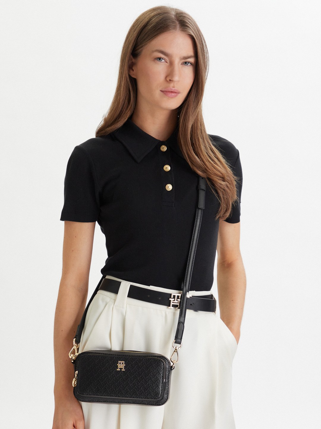 Kabelka Tommy Hilfiger Th Daily Camera Bag Mono AW0AW18414 Černá
